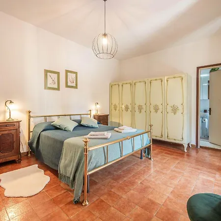 Calicantus Farm stay *